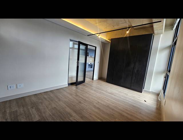 1 BEDROOM APARTMENT FOR SALE IN SANDOWN